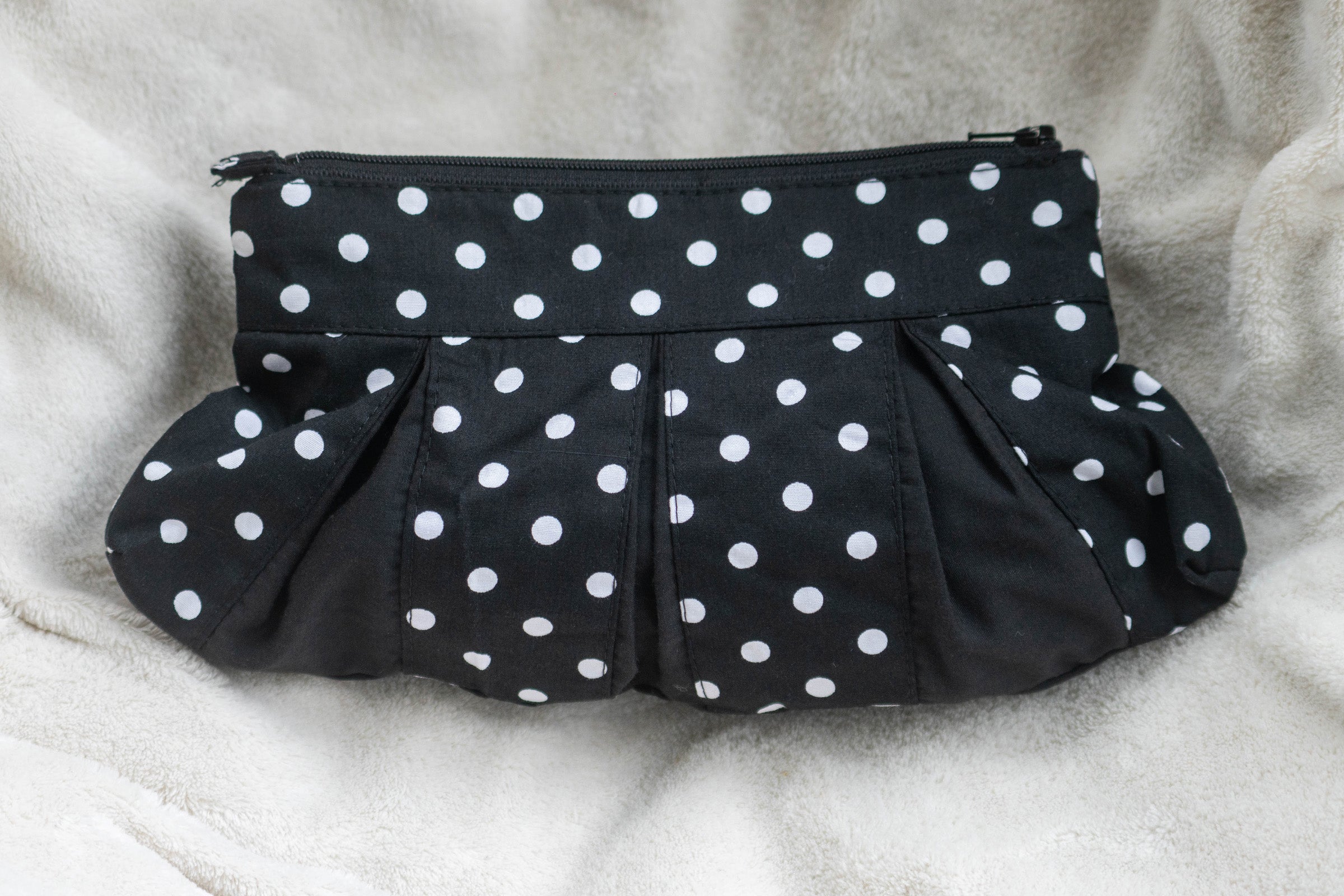 Fin de série - Trousse pois noir et blanc