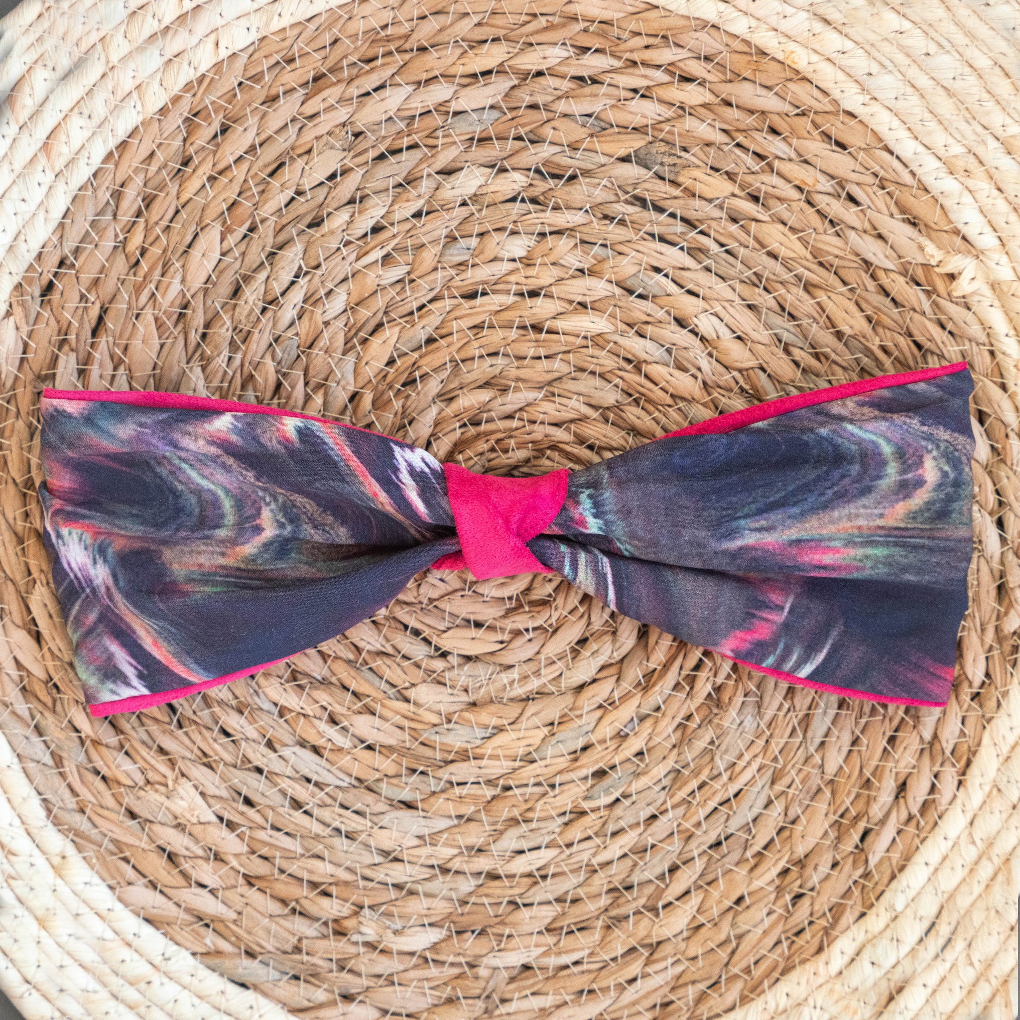 bandeau cheveux femme en suédine rose et élastique