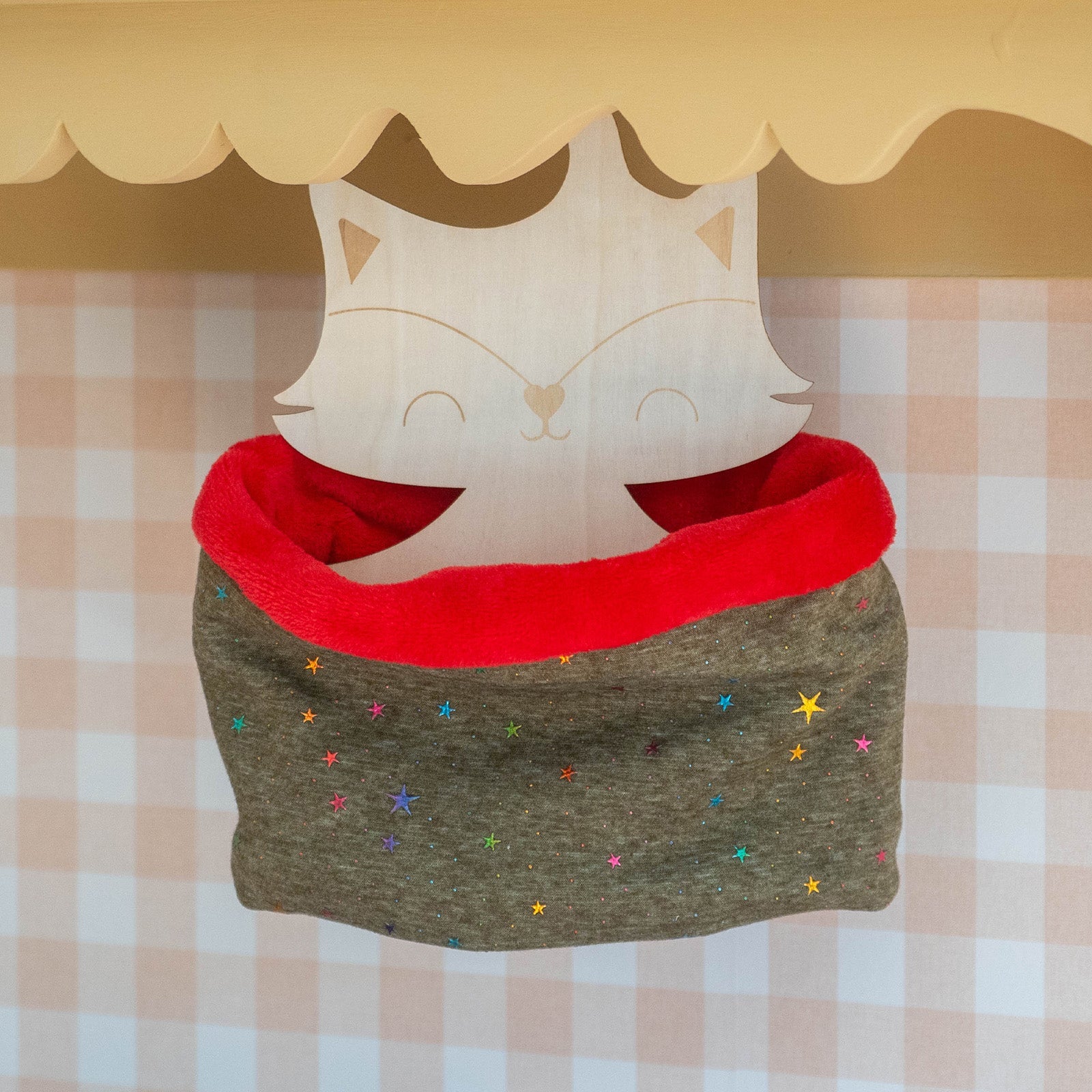 Snood enfant polaire rouge et tissu kaki à étoiles brillantes multicolores