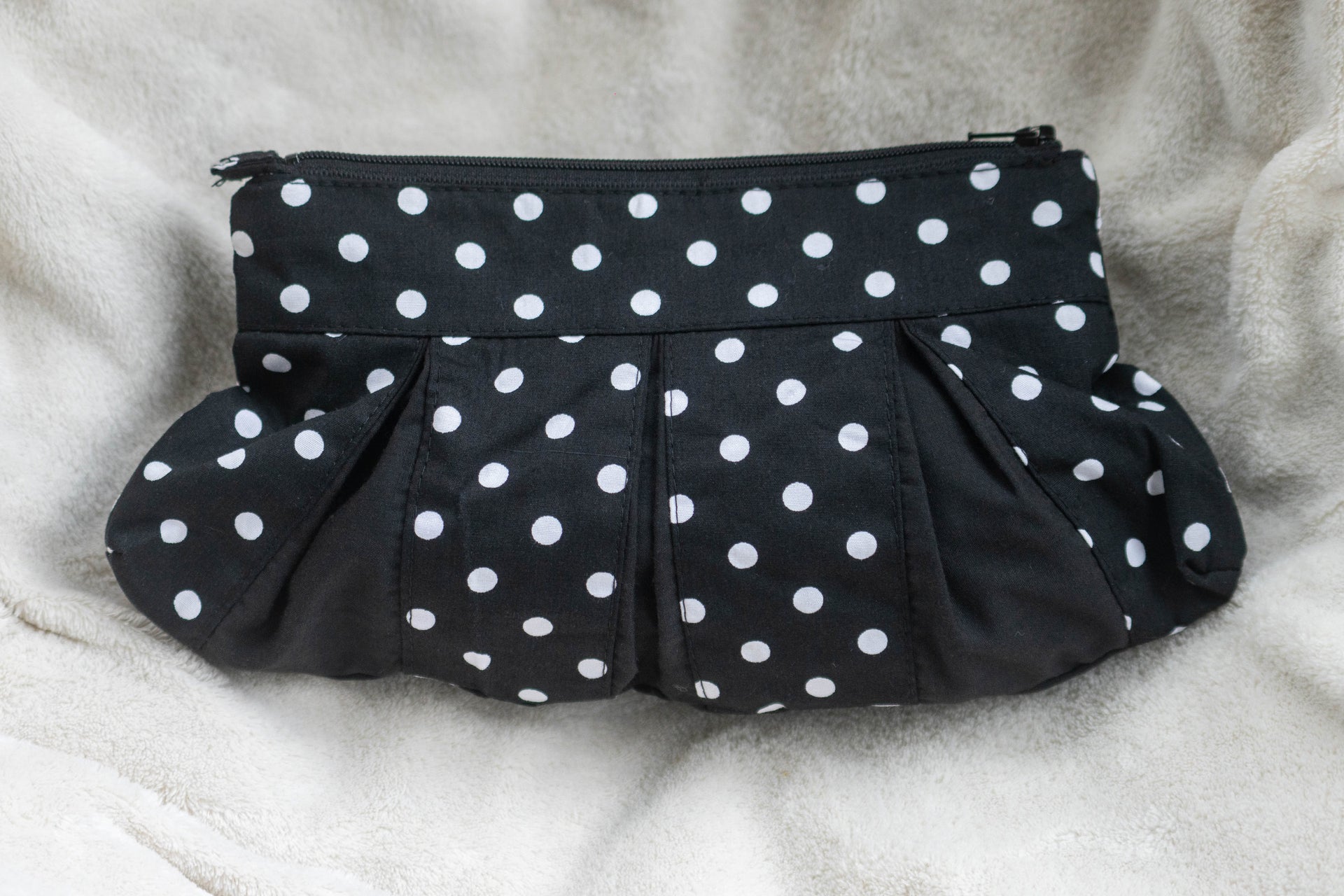 Fin de série - Trousse pois noir et blanc