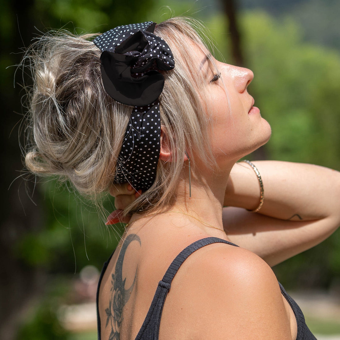 bandeau cheveux femme noir et petits pois blancs