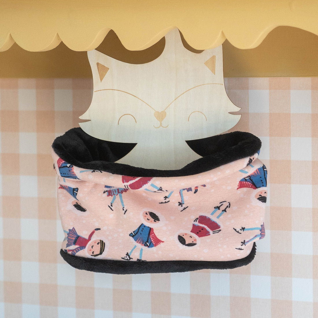 Snood enfant fille polaire noire et sweat rose à motifs