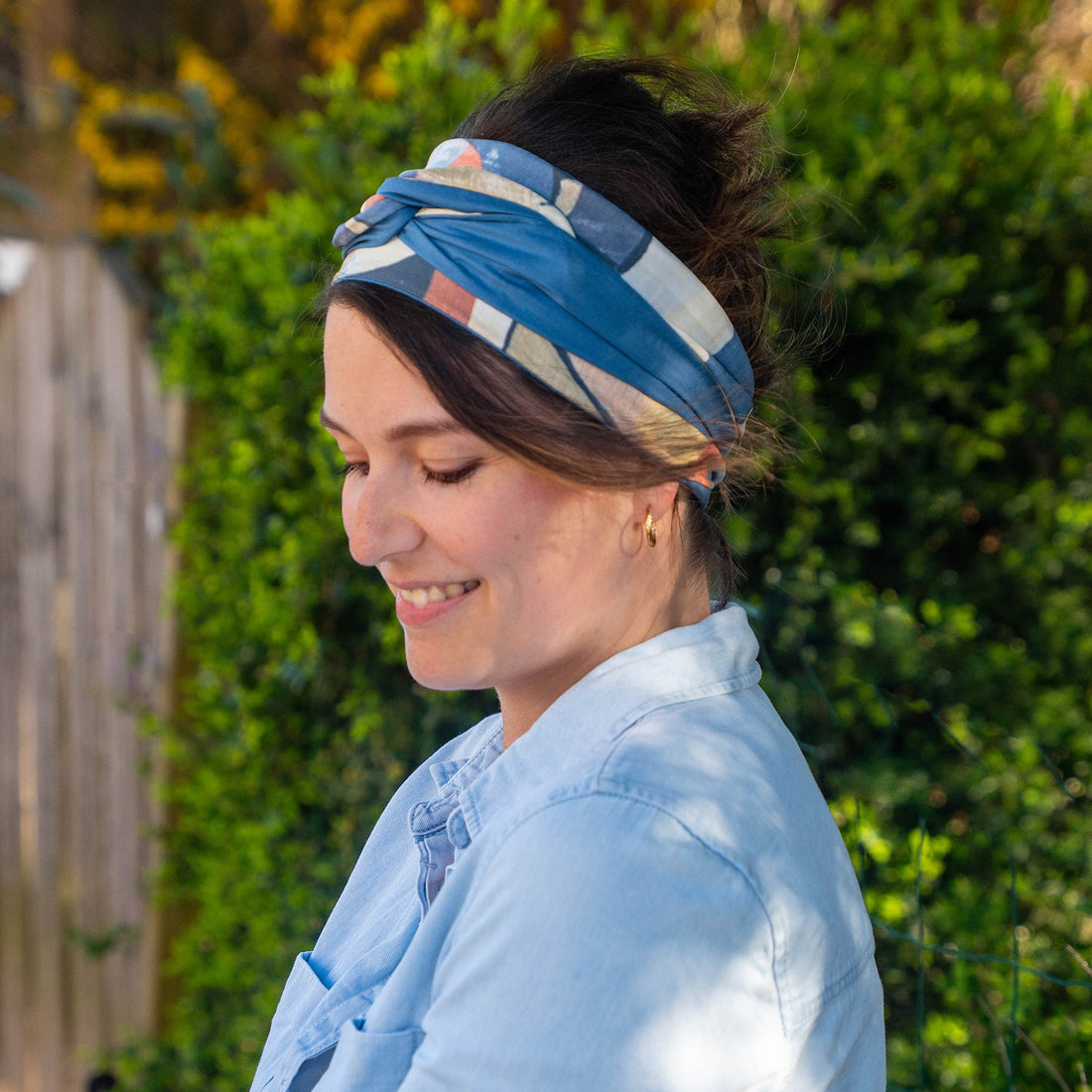 Bandeau cheveux femme bleu et motifs pop art