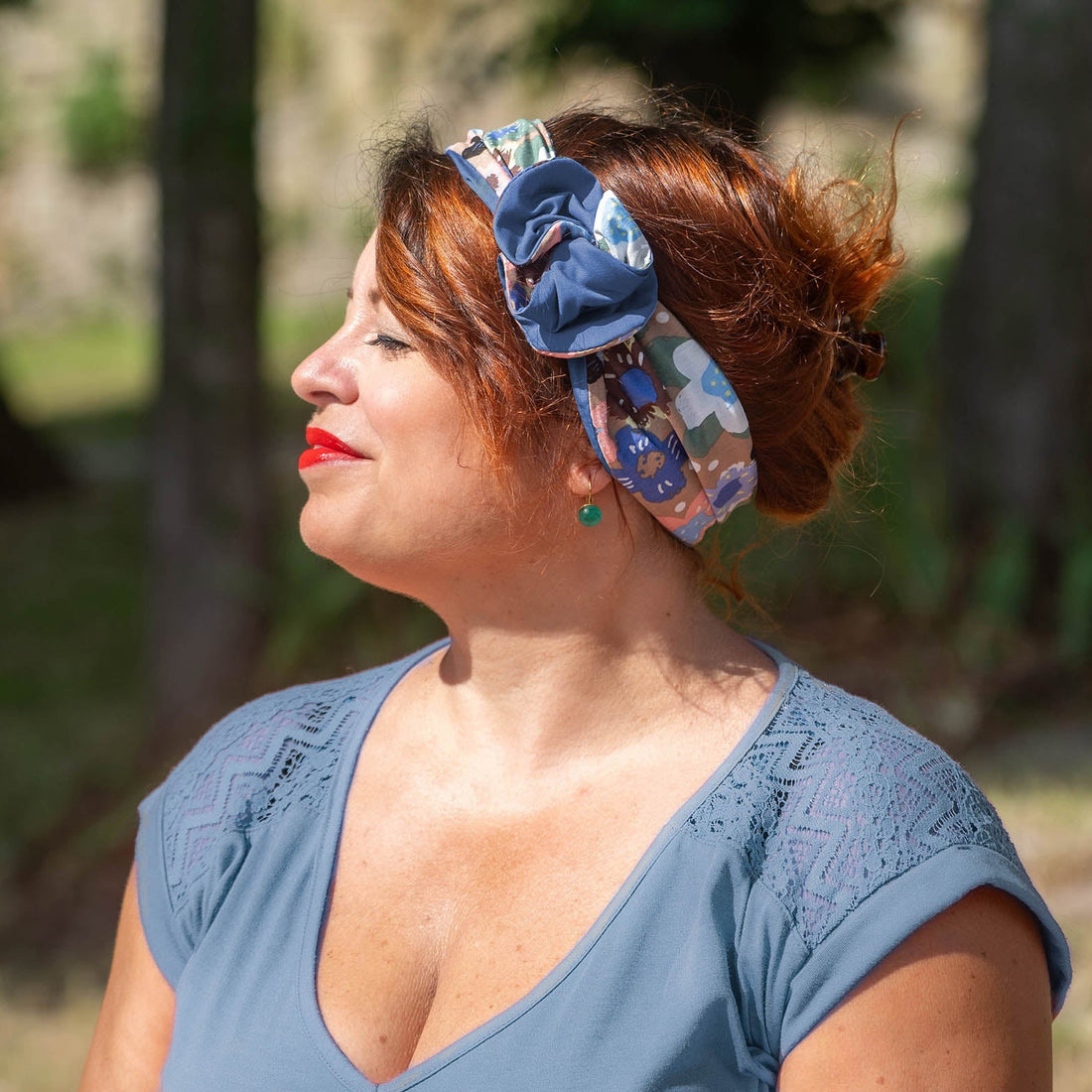 bandeau fleuri bleu et gris
