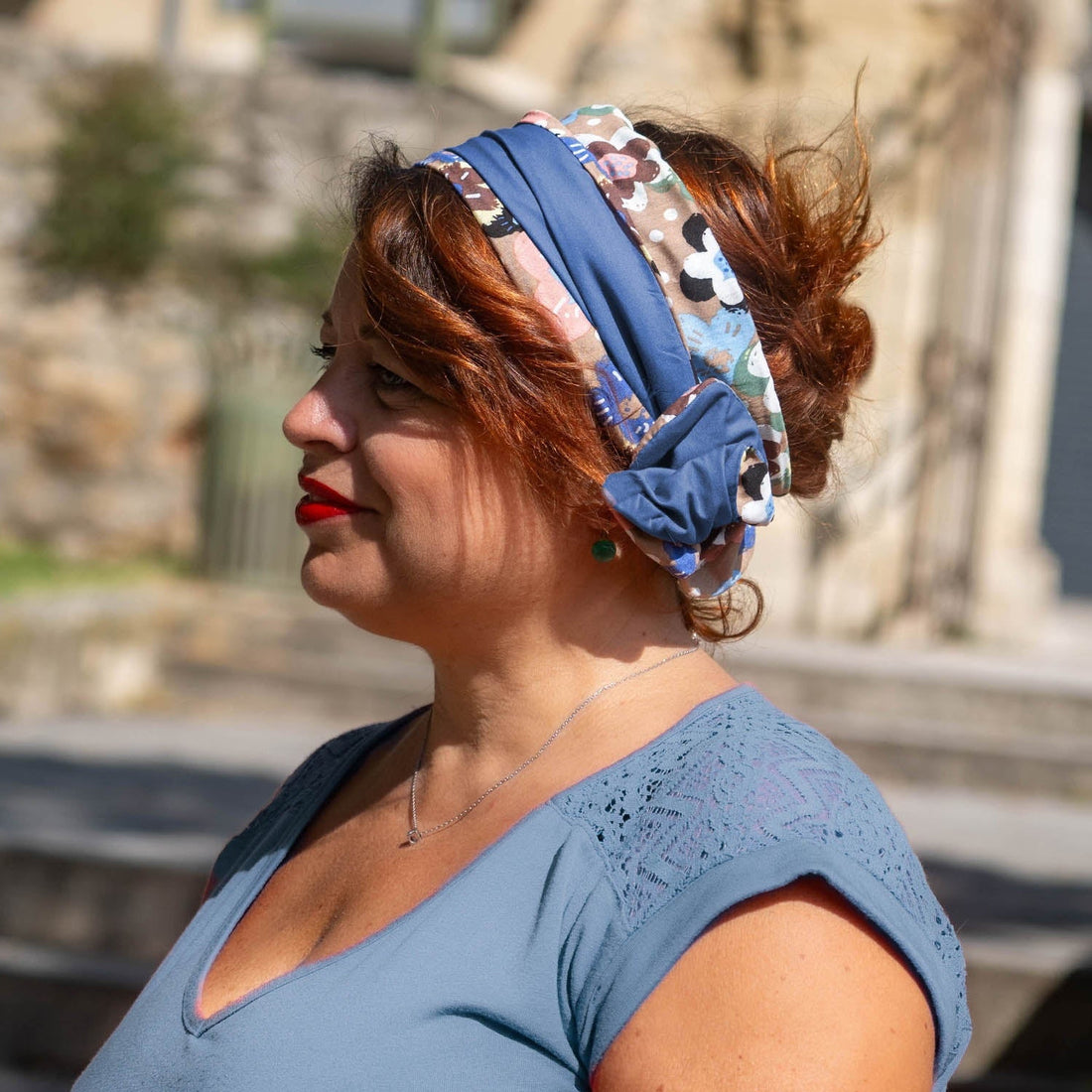 bandeau fleuri bleu et gris